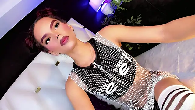 Diva Smith02 online show from 12, 4, 2026