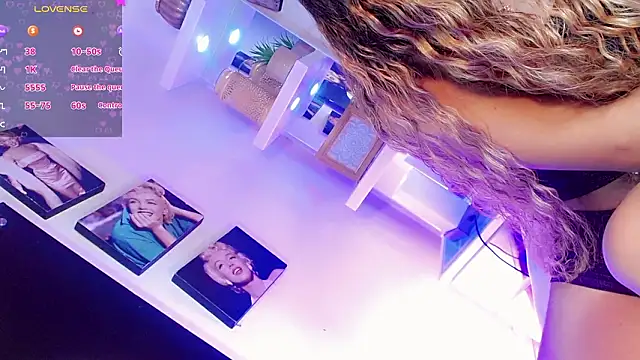 Diva Smith02 online show from 11, 3, 2026