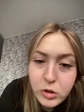 Emilie Kitty online show from 6, 1, 2025