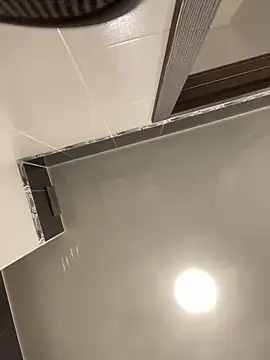 Emilie Kitty online show from 5, 1, 2025