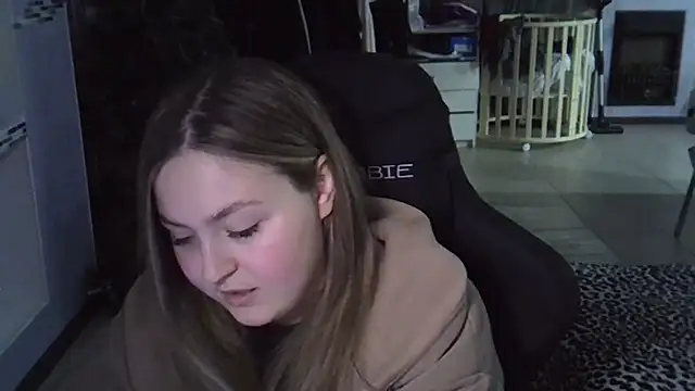 Emilie Kitty online show from 12, 1, 2025