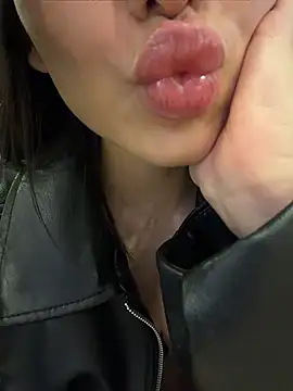 Snapshot of Maddy_Jones chatting on 22, 6, 2026 Maddy Jones online show from 22, 6, 2026