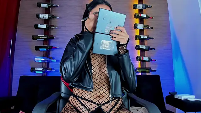 Snapshot of LiaOwen_ chatting on 18, 9, 2025 LiaOwen online show from 18, 9, 2025