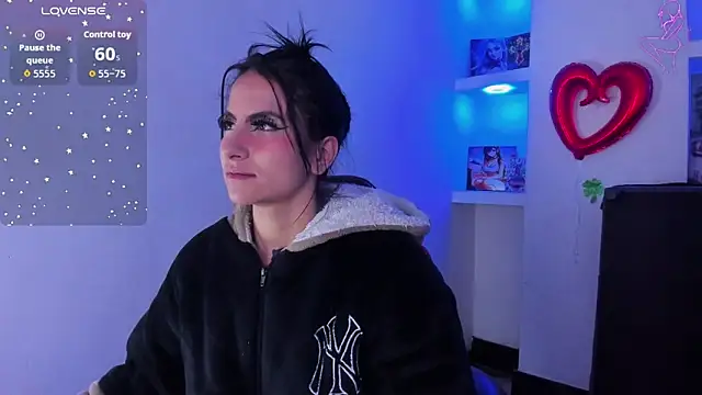 Anniee x online show from 30, 4, 2026