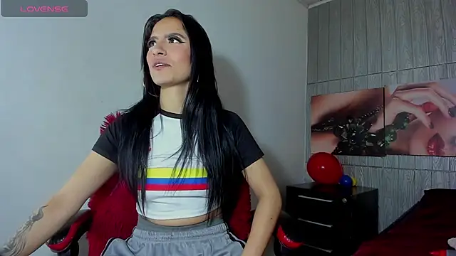 Snapshot of Anniee_x chatting on 13, 7, 2026 Anniee x online show from 13, 7, 2026