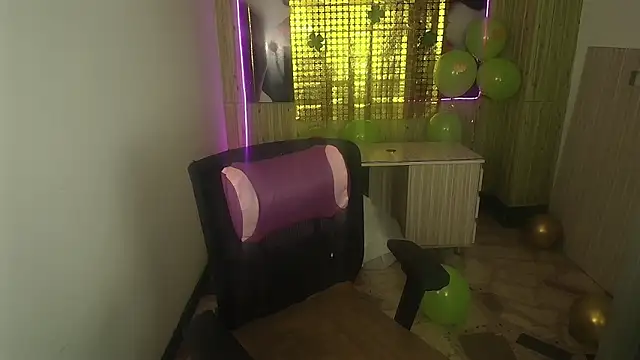 Anniee x online show from 20, 3, 2025