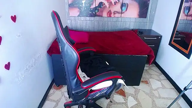 Anniee x online show from 27, 2, 2026