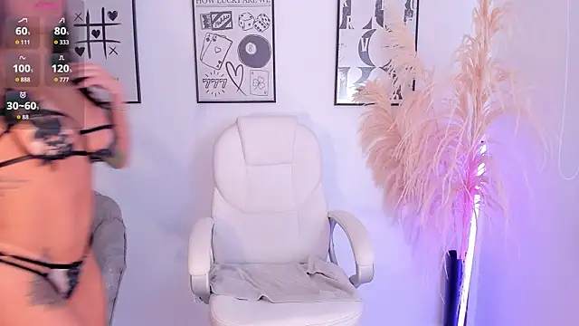 NiiaEvanss online show from 22, 10, 2025