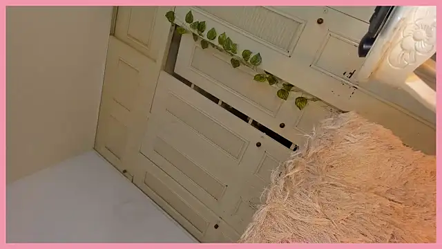 Snapshot of Kenny_Town chatting on 18, 11, 2025 Kenny Town online show from 18, 11, 2025