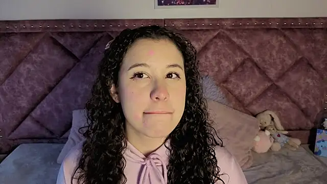 Charlotte  Miller online show from 10, 9, 2025