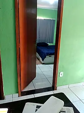 AliceRuivinha2 online show from 10, 4, 2026