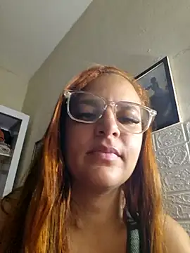 AliceRuivinha2 online show from 5, 10, 2025