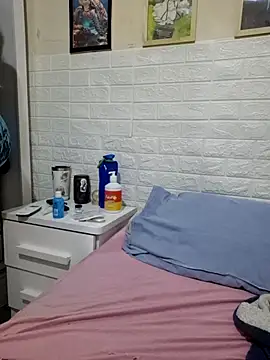 AliceRuivinha2 online show from 1, 10, 2025