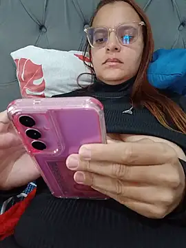 AliceRuivinha2 online show from 12, 7, 2026