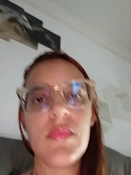 AliceRuivinha2 online show from 11, 7, 2026