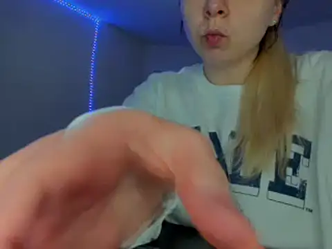 HappyIva online show from 4, 3, 2025