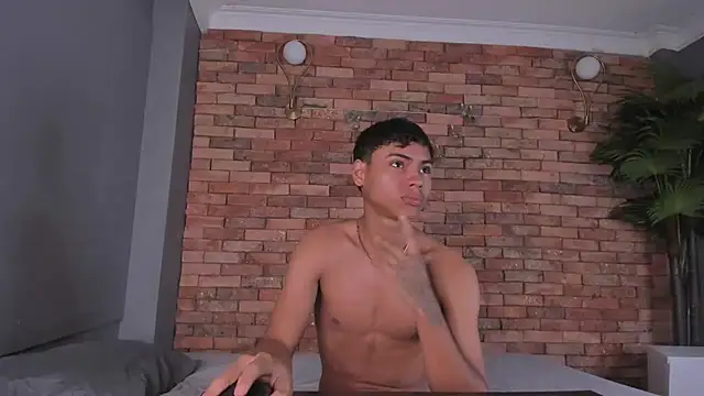 adam piarse01 online show from 27, 11, 2025