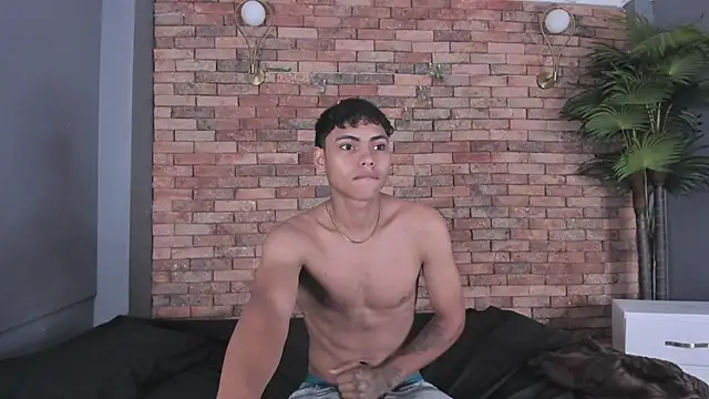 adam piarse01 online show from 16, 11, 2025