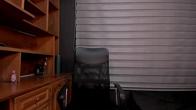 adam piarse01 online show from 17, 3, 2025