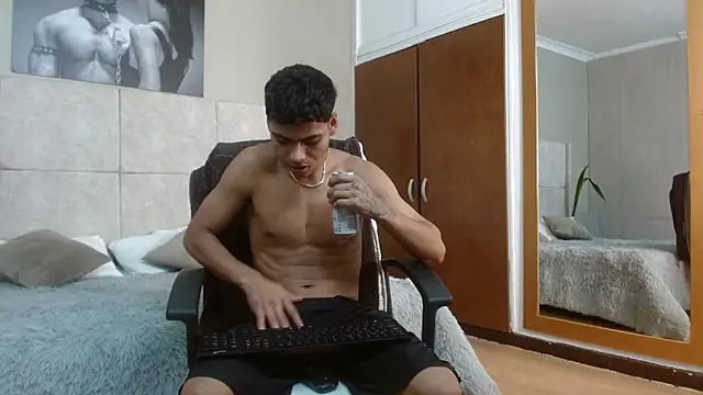 adam piarse01 online show from 26, 9, 2025