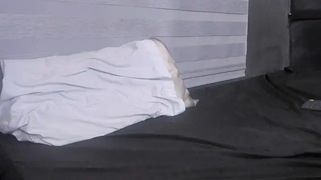 adam piarse01 online show from 12, 3, 2025