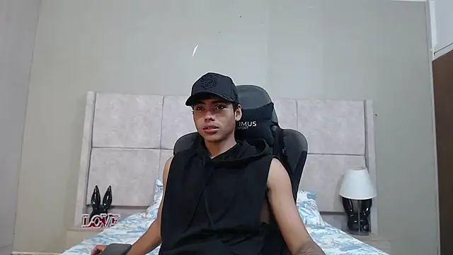 adam piarse01 online show from 31, 7, 2026