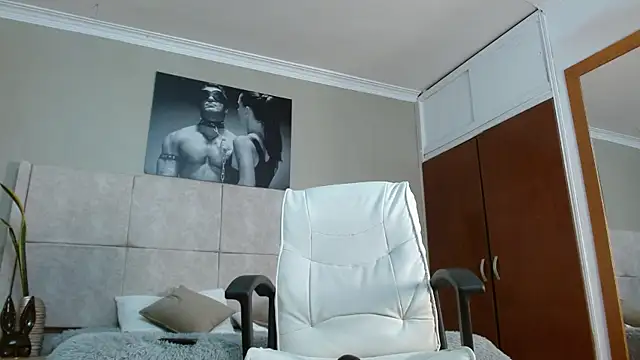 adam piarse01 online show from 20, 9, 2025