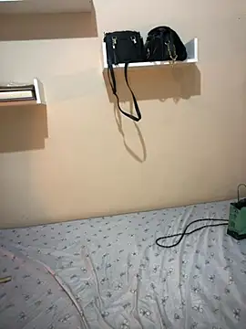 LawrencyLarry online show from 4, 12, 2025