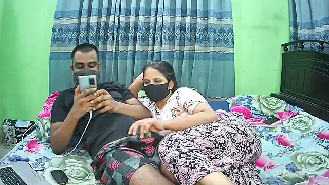 Hot Nila online show from 18, 9, 2025