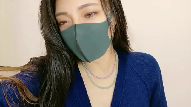 Snapshot of Mary-JP chatting on 4, 11, 2025 Mary-JP online show from 4, 11, 2025