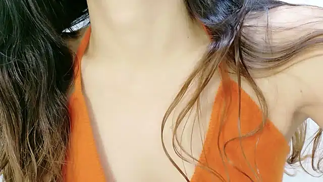 Snapshot of Mary-JP chatting on 22, 10, 2025 Mary-JP online show from 22, 10, 2025