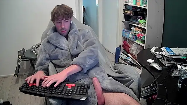 onesieboyx online show from 5, 12, 2025