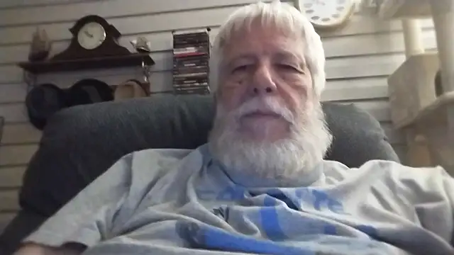 Snapshot of Futura_intx chatting on 4, 7, 2026 Futura intx online show from 4, 7, 2026