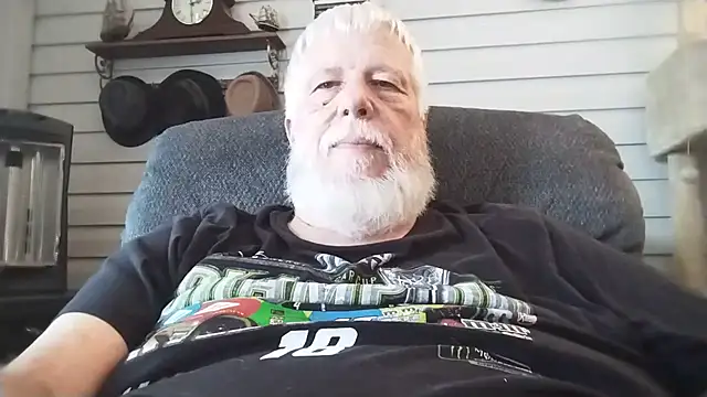 Snapshot of Futura_intx chatting on 3, 6, 2026 Futura intx online show from 3, 6, 2026