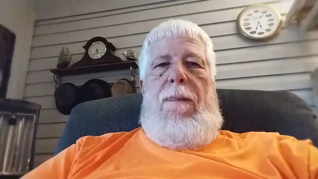 Snapshot of Futura_intx chatting on 4, 6, 2026 Futura intx online show from 4, 6, 2026