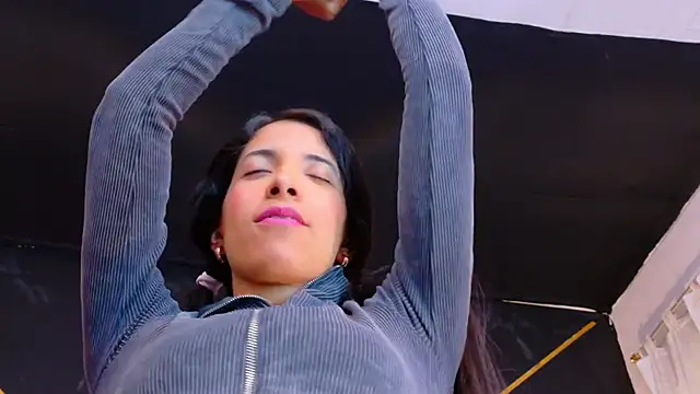 Snapshot of amabel_zambrano chatting on 7, 1, 2026 amabel zambrano online show from 7, 1, 2026