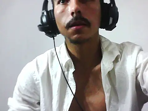 MagrinhoSaradoo online show from 11, 11, 2025