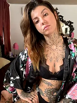 Izy cute  online show from 7, 10, 2025