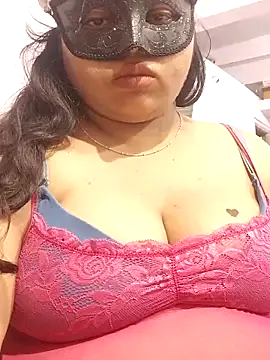 BigAssSarah online show from 3, 10, 2025