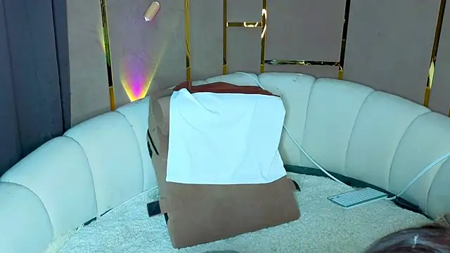 emilytrays online show from 1, 6, 2026