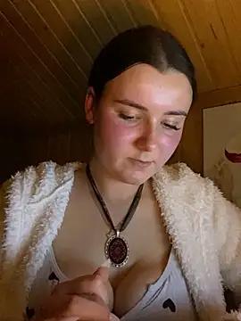 mewKate online show from 13, 4, 2026