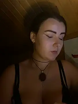 Snapshot of mewKate chatting on 7, 7, 2026 mewKate online show from 7, 7, 2026