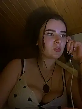 Snapshot of mewKate chatting on 8, 5, 2026 mewKate online show from 8, 5, 2026