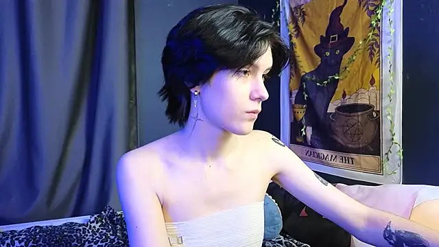 Snapshot of Hyeon_Jin chatting on 6, 2, 2025 Hyeon Jin online show from 6, 2, 2025