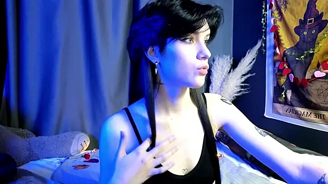 Snapshot of Hyeon_Jin chatting on 11, 2, 2025 Hyeon Jin online show from 11, 2, 2025