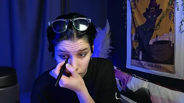 Snapshot of Hyeon_Jin chatting on 28, 1, 2025 Hyeon Jin online show from 28, 1, 2025