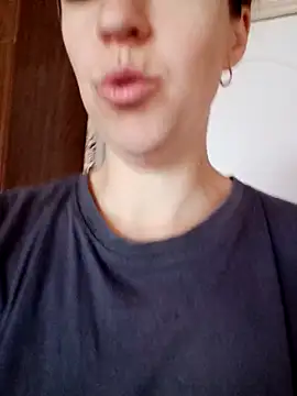 Snapshot of Calibers2932 chatting on 19, 10, 2025 Calibers2932 online show from 19, 10, 2025