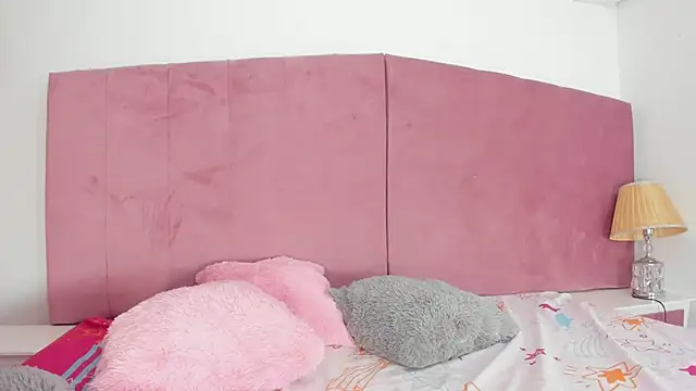 Bonnie 30  online show from 20, 1, 2025