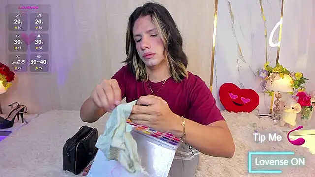 TylerBloom online show from 4, 3, 2026