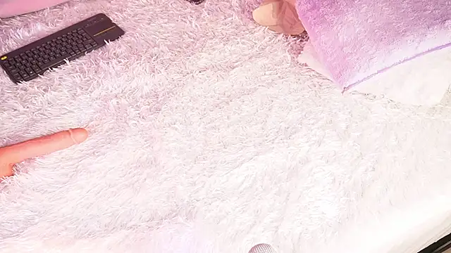 Snapshot of larastanford1 chatting on 15, 11, 2025 larastanford1 online show from 15, 11, 2025